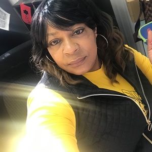 Meet your Posher, Regina